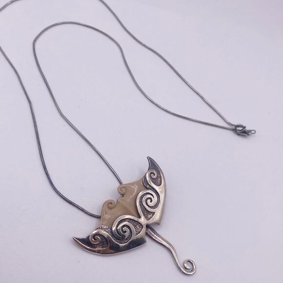 Manta Ray Pendant - Tagua Nut and Sterling Silver Necklace - Picture 4 of 7